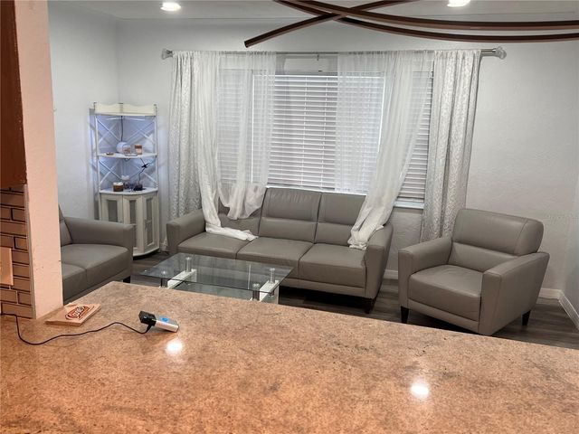 4127 28TH AVENUE N, St Petersburg, FL 33713