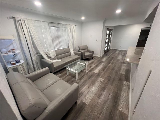 4127 28TH AVENUE N, St Petersburg, FL 33713