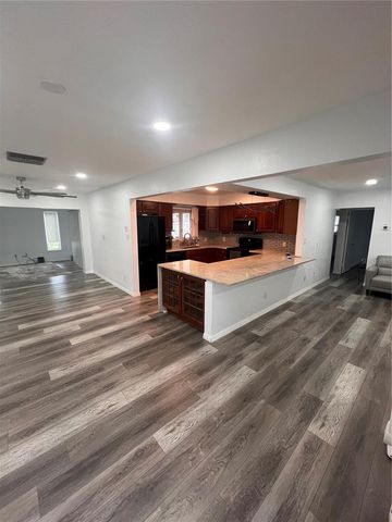 4127 28TH AVENUE N, St Petersburg, FL 33713