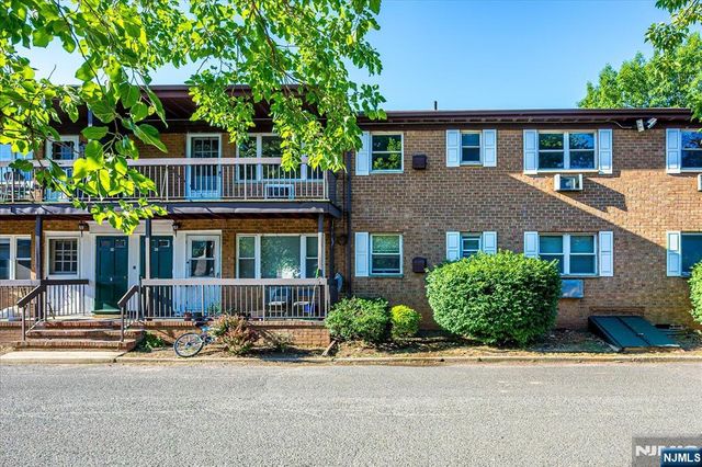 55 Gills Lane 28, Woodbridge, NJ 08830