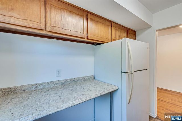 55 Gills Lane 28, Woodbridge, NJ 08830
