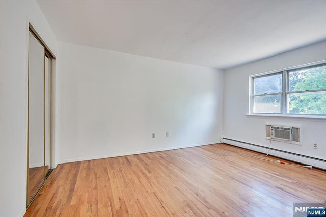 55 Gills Lane 28, Woodbridge, NJ 08830