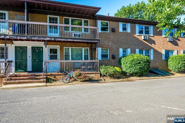 55 Gills Lane 28, Woodbridge, NJ 08830