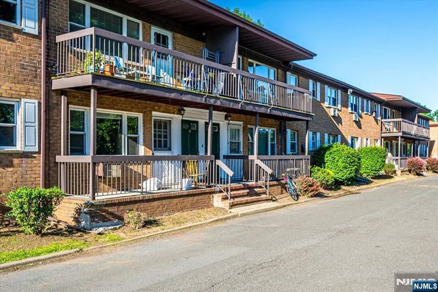 55 Gills Lane 28, Woodbridge, NJ 08830