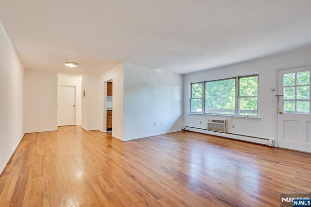 55 Gills Lane 28, Woodbridge, NJ 08830