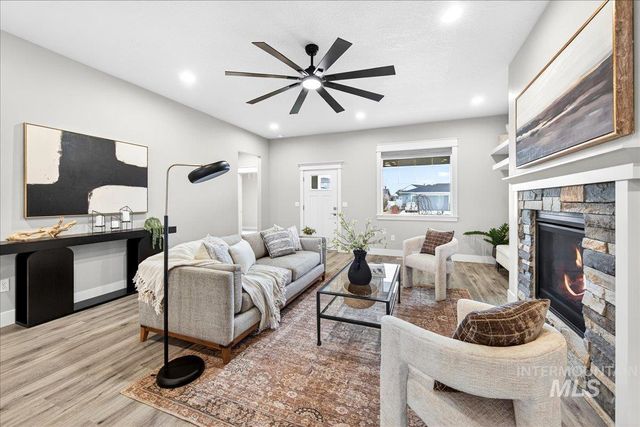 63 S Ravine Way, Nampa, ID 83687