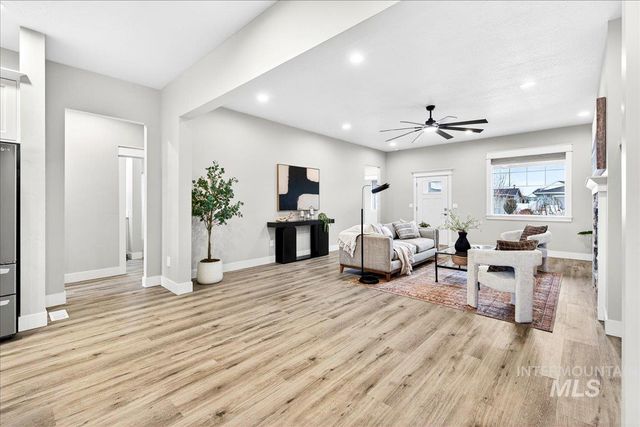 63 S Ravine Way, Nampa, ID 83687