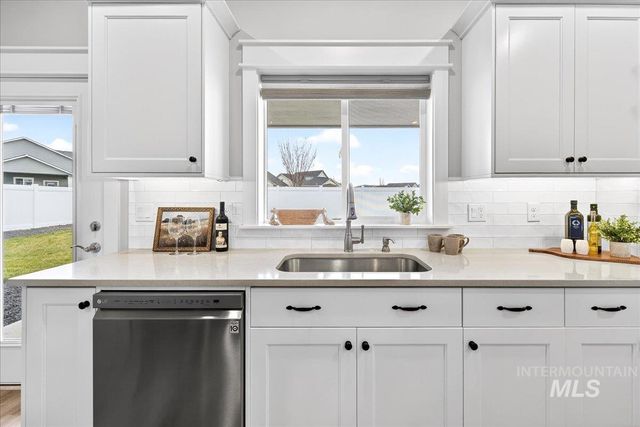 63 S Ravine Way, Nampa, ID 83687