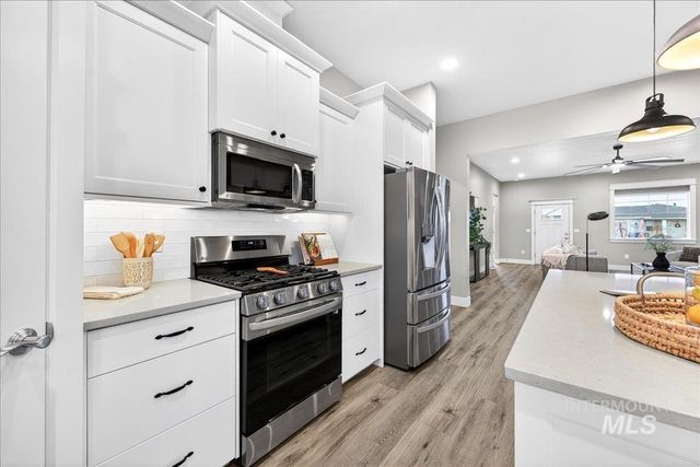 63 S Ravine Way, Nampa, ID 83687