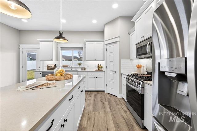 63 S Ravine Way, Nampa, ID 83687