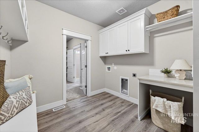 63 S Ravine Way, Nampa, ID 83687