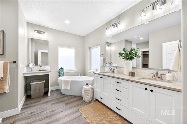 63 S Ravine Way, Nampa, ID 83687