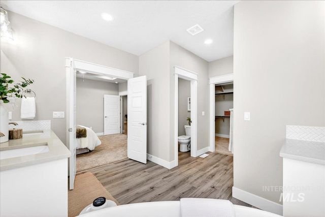 63 S Ravine Way, Nampa, ID 83687