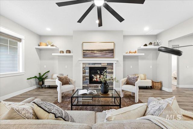 63 S Ravine Way, Nampa, ID 83687