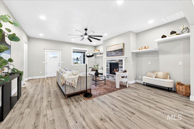 63 S Ravine Way, Nampa, ID 83687