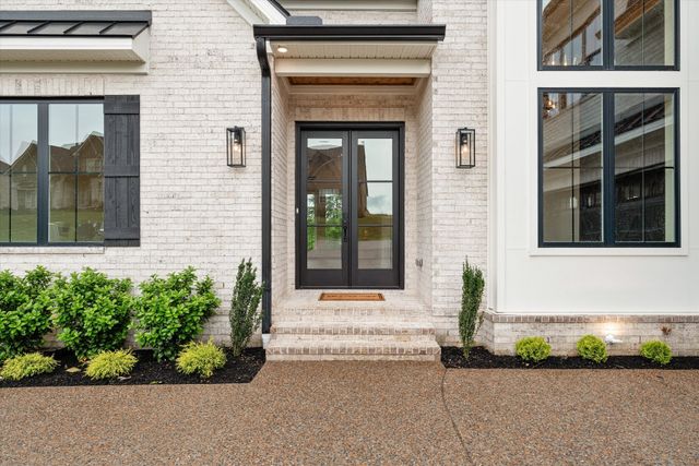 342 Raintree Drive, Hendersonville, TN 37075