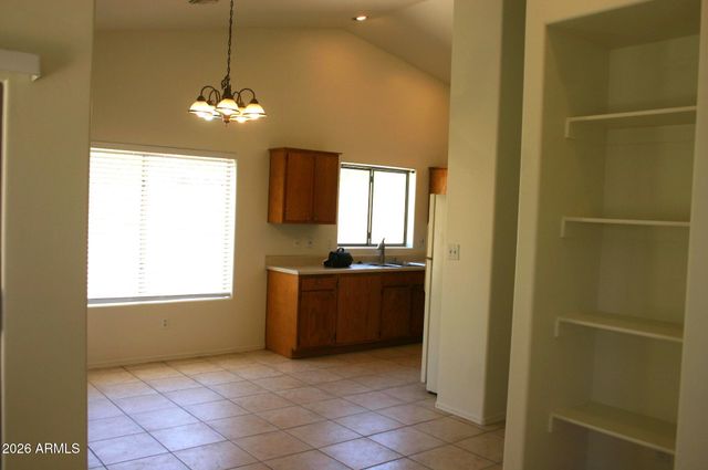 516 E VOGEL Avenue, Phoenix, AZ 85020