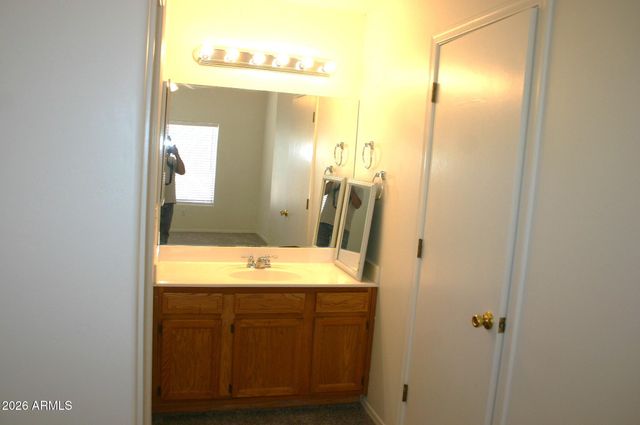 516 E VOGEL Avenue, Phoenix, AZ 85020