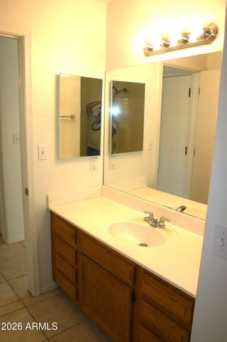 516 E VOGEL Avenue, Phoenix, AZ 85020