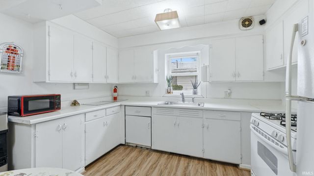 5525 Fairfield Avenue, Fort Wayne, IN 46807