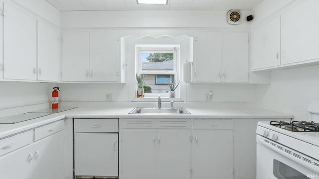 5525 Fairfield Avenue, Fort Wayne, IN 46807