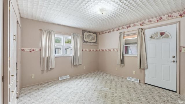 5525 Fairfield Avenue, Fort Wayne, IN 46807
