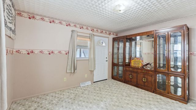 5525 Fairfield Avenue, Fort Wayne, IN 46807