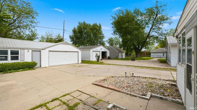 5525 Fairfield Avenue, Fort Wayne, IN 46807