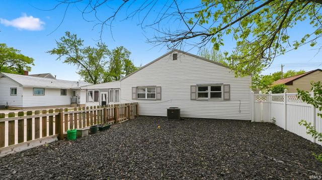 5525 Fairfield Avenue, Fort Wayne, IN 46807