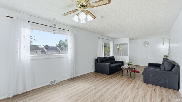 5525 Fairfield Avenue, Fort Wayne, IN 46807