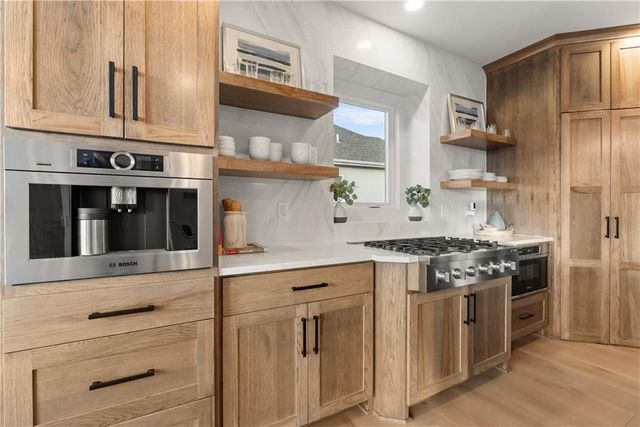 8904 N Clarion Avenue, Kansas City, MO 64153