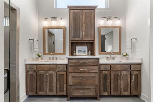 8904 N Clarion Avenue, Kansas City, MO 64153