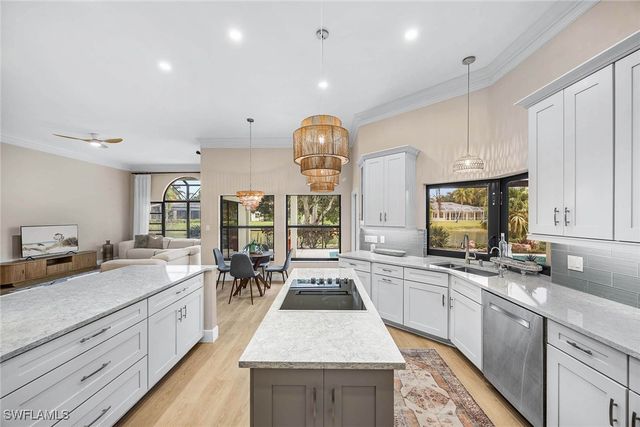 4896 Shearwater LN, Naples, FL 34119