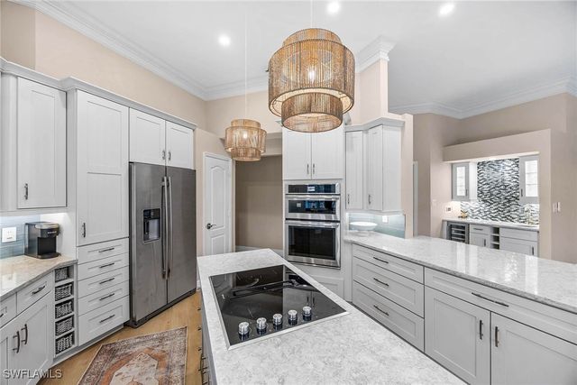 4896 Shearwater LN, Naples, FL 34119