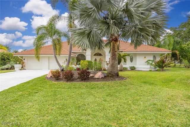 4896 Shearwater LN, Naples, FL 34119