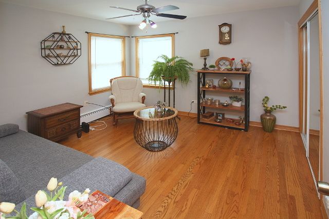 5824 W Higgins Avenue 2N, Chicago, IL 60630