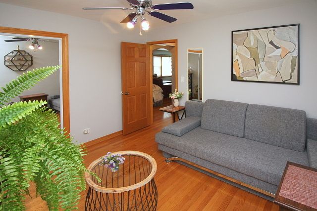 5824 W Higgins Avenue 2N, Chicago, IL 60630