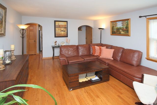 5824 W Higgins Avenue 2N, Chicago, IL 60630