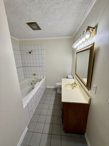242 Dry Valley Rd, Cookeville, TN 38506