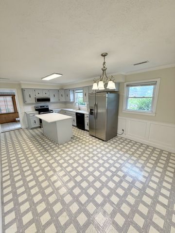 242 Dry Valley Rd, Cookeville, TN 38506