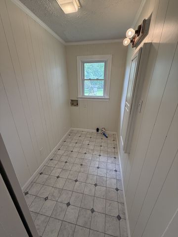 242 Dry Valley Rd, Cookeville, TN 38506