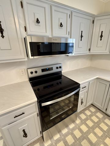 242 Dry Valley Rd, Cookeville, TN 38506
