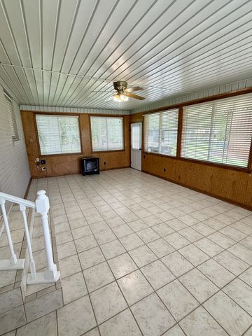 242 Dry Valley Rd, Cookeville, TN 38506
