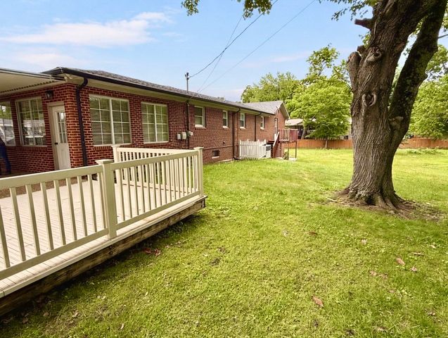 242 Dry Valley Rd, Cookeville, TN 38506