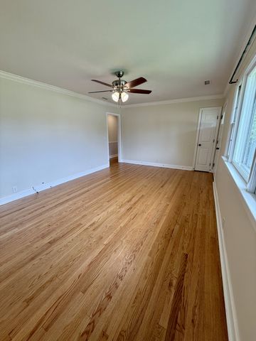 242 Dry Valley Rd, Cookeville, TN 38506
