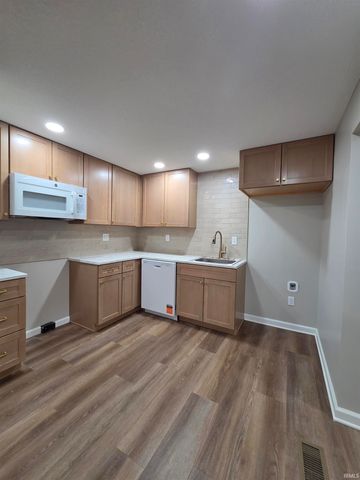 1220 Highland Terrace Drive, New Haven, IN 46774