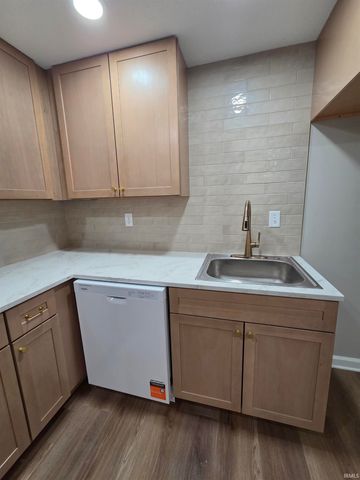 1220 Highland Terrace Drive, New Haven, IN 46774