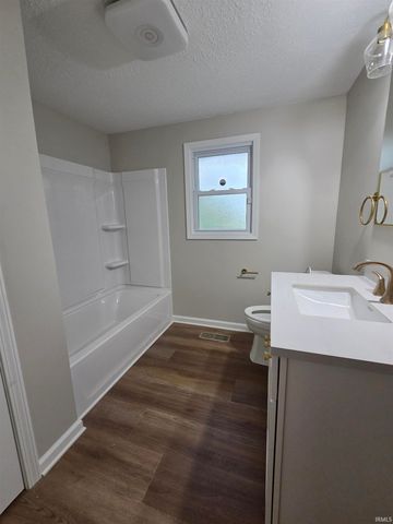 1220 Highland Terrace Drive, New Haven, IN 46774