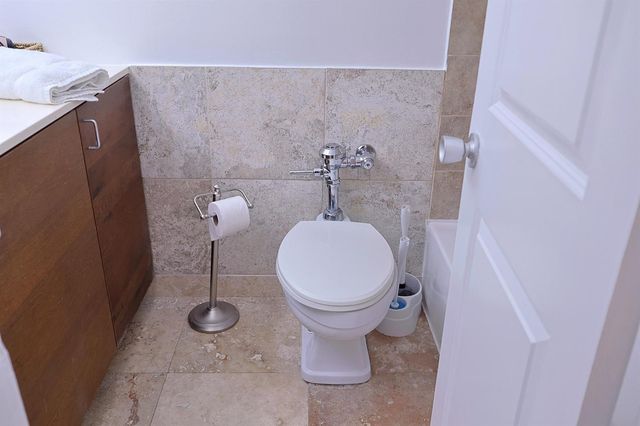 26 Diplomat Parkway 2280, Hallandale Beach, FL 33009