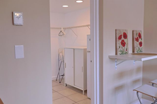 26 Diplomat Parkway 2280, Hallandale Beach, FL 33009